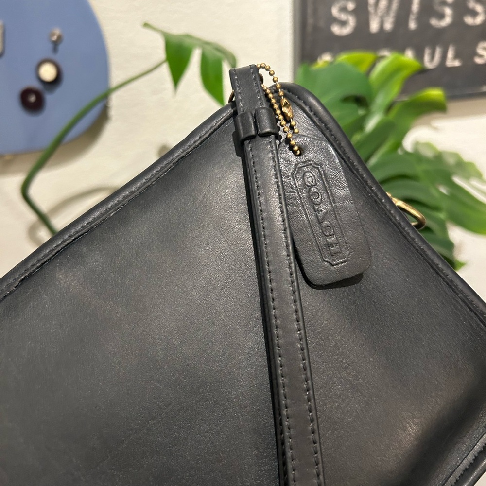 Vintage Coach Zippered Clutch Crossbody Bag New York City 9455 Black - Picture 3 of 10